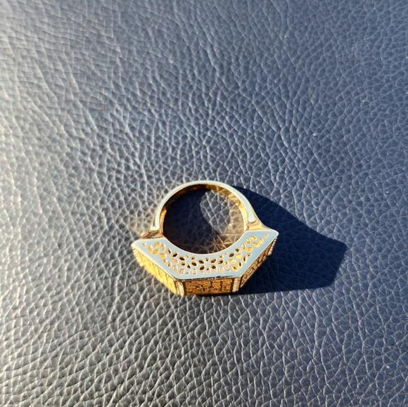 Sold!! Ring - Picture 5 of 6